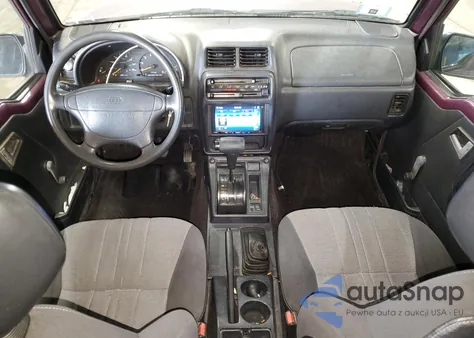 1992 Geo Tracker from USA, damaged, VIN 2CNBJ18U2N6907880